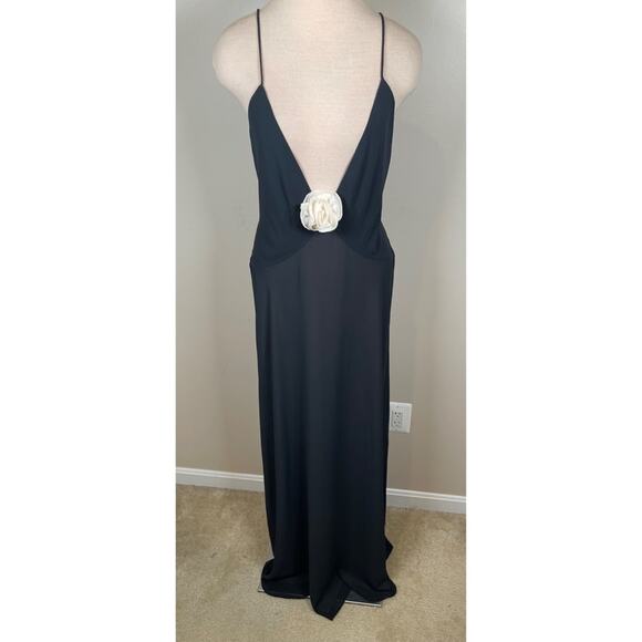 Helsa Sheer Deep V Rosette Long Slip Maxi Dress in Black Size Large - Picture 6 of 11